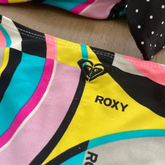 Roxy 2 piece bikini (Size 6/8) - Picture 4 of 7